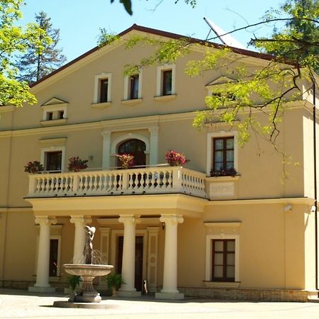 Dwor Debowiec I Εξωτερικό φωτογραφία